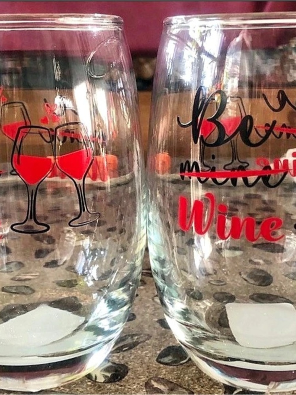 Cristar Bev Wine Glasses Set of 2 in Clear & Red